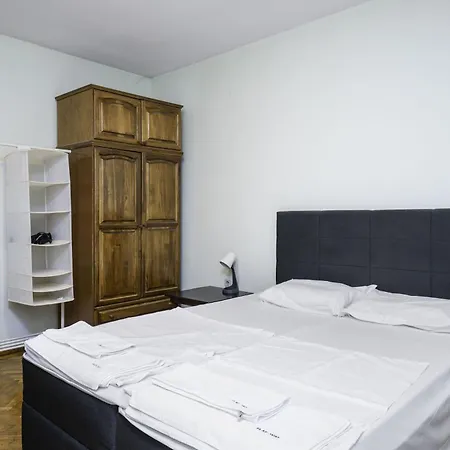 Spacious&minimalistic 2bd Lejlighed