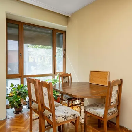 Spacious&minimalistic 2bd 索菲亞