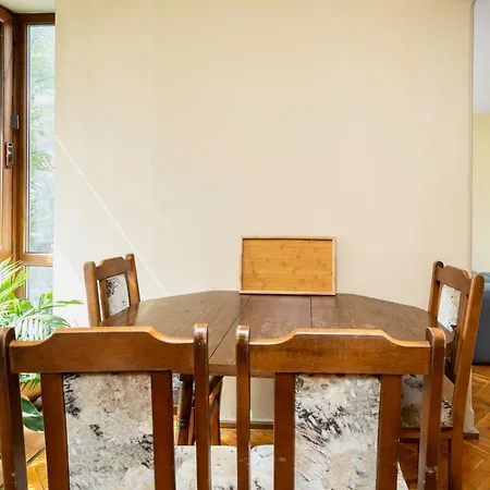 Spacious&minimalistic 2bd 公寓